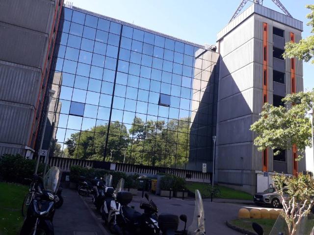 Locale Commerciale in vendita a Bazzana Inferiore, Assago