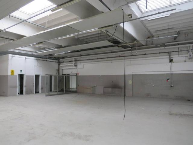 Locale Commerciale in vendita a Assago, Lombardia