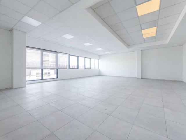 Locale Commerciale in vendita a Assago, Lombardia