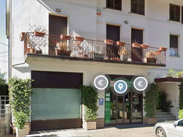 Locale Commerciale in vendita a Assisi, Umbria