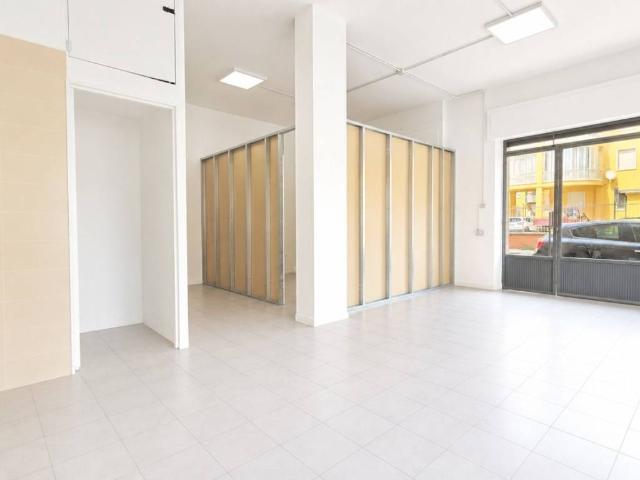 Locale Commerciale in vendita a Piemonte, Asti