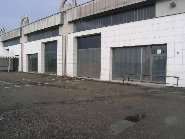 Locale Commerciale in vendita a Piemonte, Asti