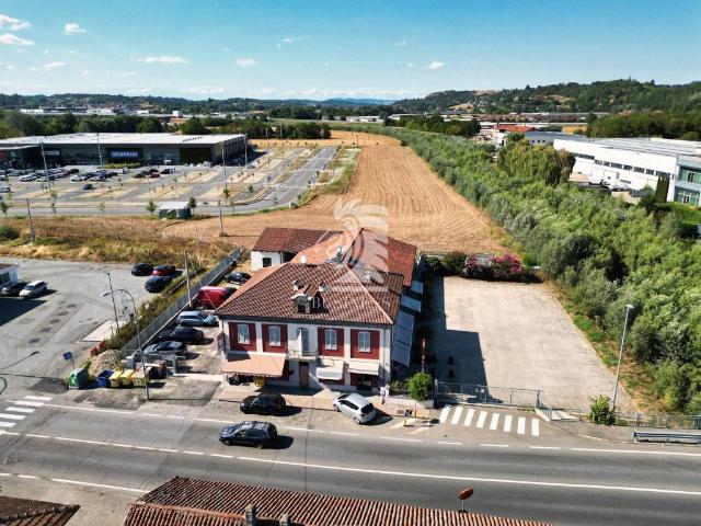 Locale Commerciale in vendita a Piemonte, Asti