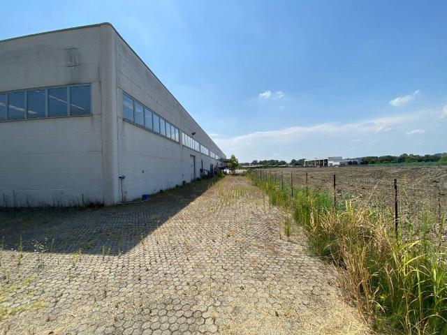 Locale Commerciale in vendita a Piemonte, Asti