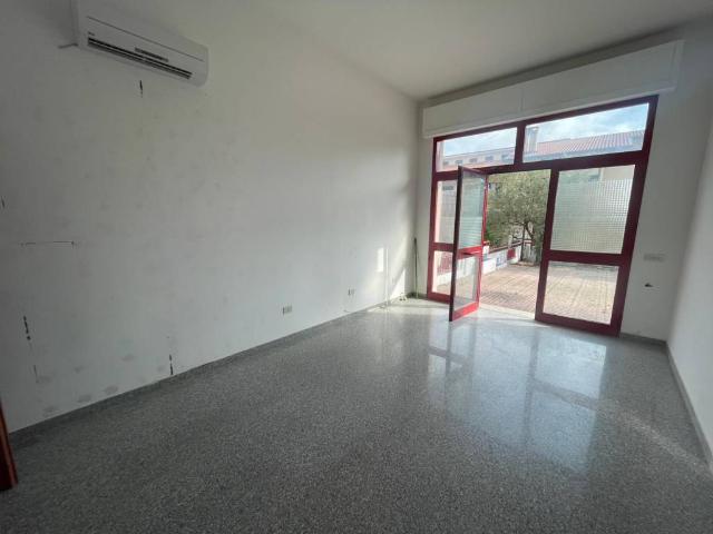 Locale Commerciale in vendita a Monte Marcone, Atessa