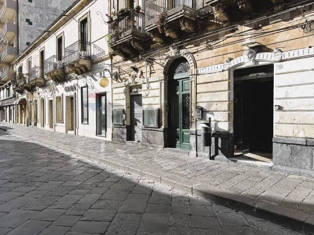 Locale Commerciale in vendita a Augusta, Sicilia