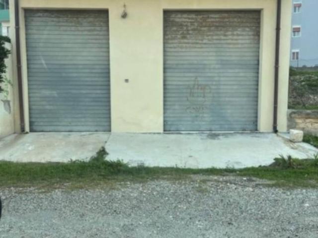 Locale Commerciale in vendita a Augusta, Sicilia