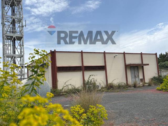 Locale Commerciale in vendita a Augusta, Sicilia
