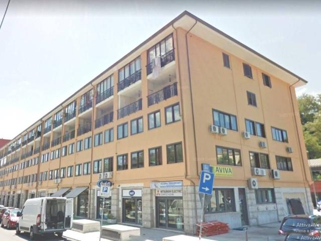 Locale Commerciale in vendita a Santa Maria delle Grazie, Avellino