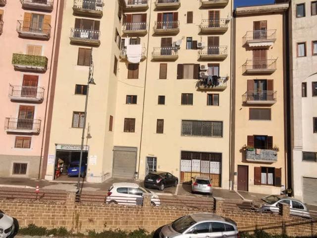 Locale Commerciale in vendita a Avellino, Campania