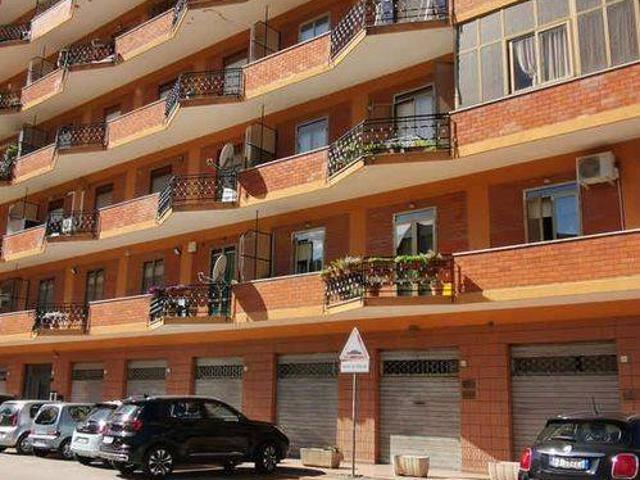Locale Commerciale in vendita a Avellino, Campania