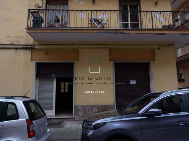 Locale Commerciale in vendita a Avellino, Campania