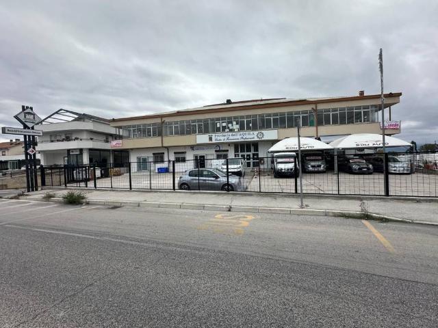 Locale Commerciale in vendita a Avezzano, Abruzzo