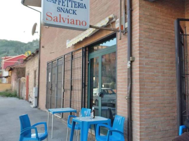 Locale Commerciale in vendita a Avezzano, Abruzzo