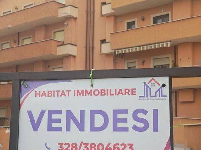 Locale Commerciale in vendita a Avezzano, Abruzzo