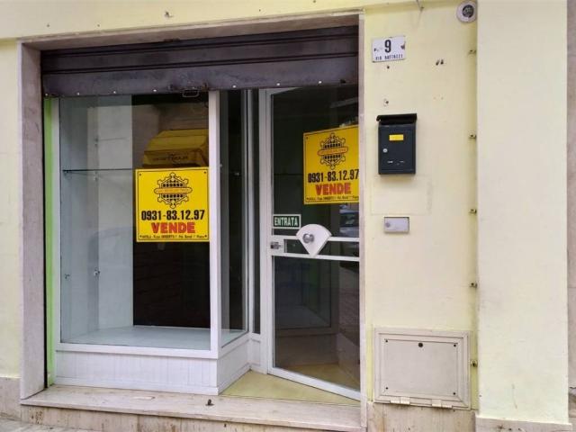 Locale Commerciale in vendita a Avola, Sicilia