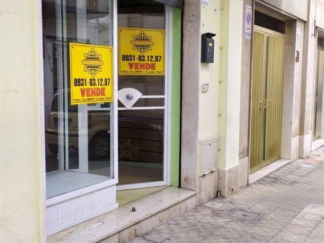 Locale Commerciale in vendita a Avola, Sicilia
