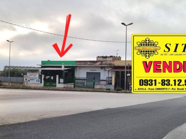 Locale Commerciale in vendita a Avola, Sicilia