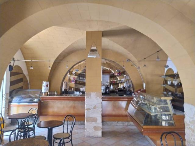 Locale Commerciale in vendita a Avola, Sicilia