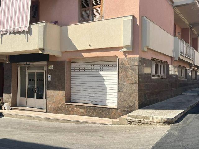 Locale Commerciale in vendita a Avola, Sicilia