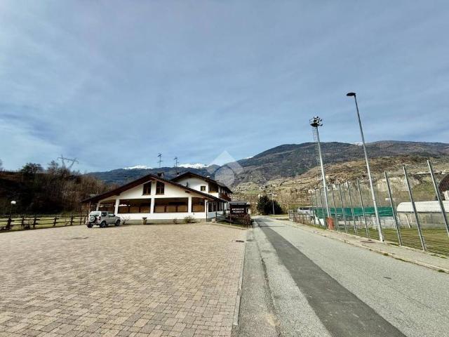 Locale Commerciale in vendita a Aymavilles, Aosta