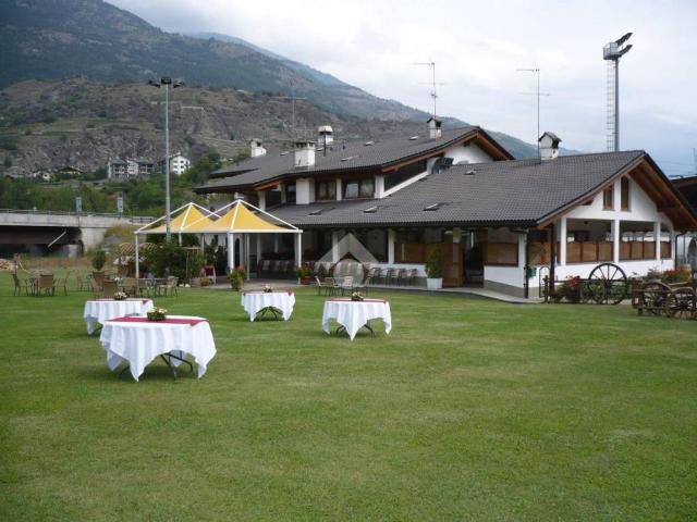Locale Commerciale in vendita a Aymavilles, Aosta