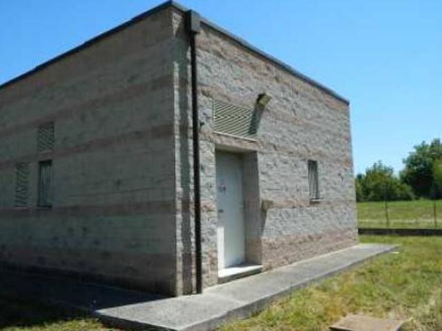 Locale Commerciale in vendita a Azzano Decimo, Friuli-Venezia Giulia