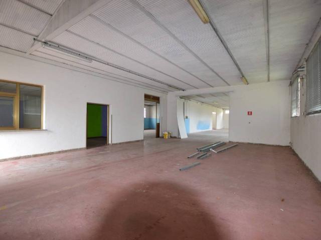 Locale Commerciale in vendita a Azzano Decimo, Friuli-Venezia Giulia