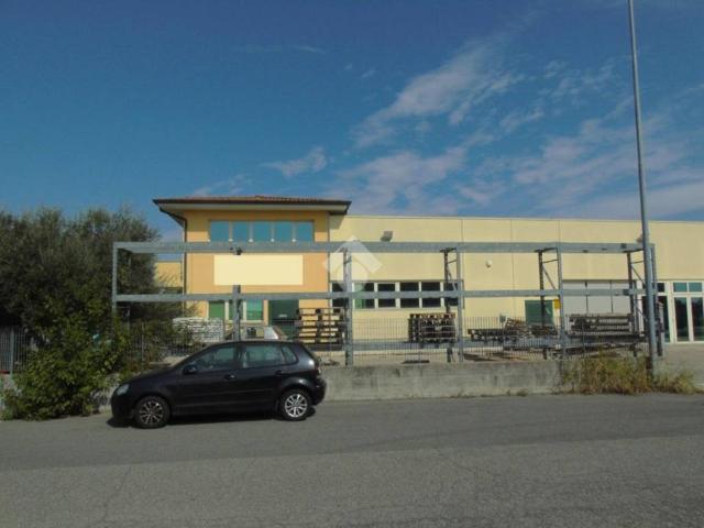 Locale Commerciale in vendita a Azzano Mella, Lombardia