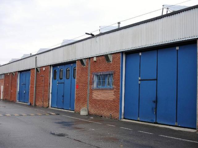 Locale Commerciale in vendita a Azzano San Paolo, Lombardia