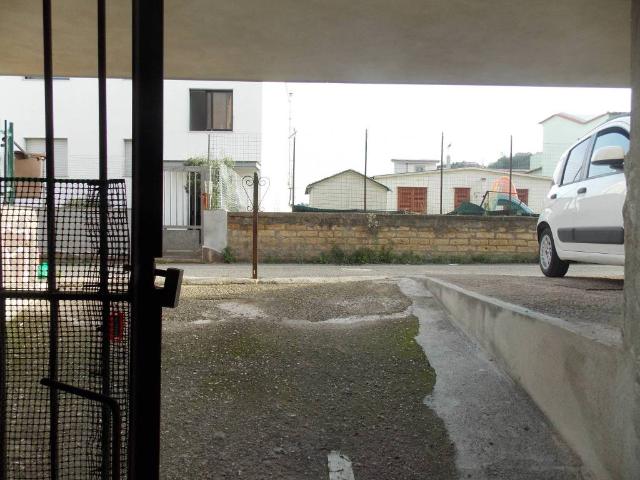 Locale Commerciale in vendita a Torregaveta, Bacoli