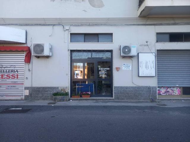 Locale Commerciale in vendita a Calabria, Catanzaro