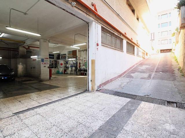 Locale Commerciale in vendita a Bagheria, Sicilia