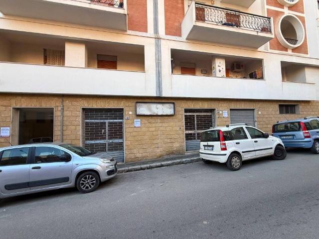 Locale Commerciale in vendita a Bagheria, Sicilia