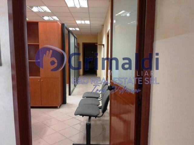 Locale Commerciale in vendita a Bagheria, Sicilia