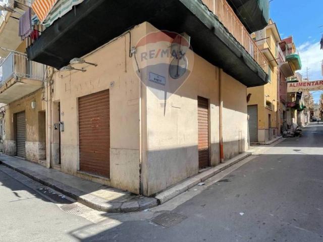 Locale Commerciale in vendita a Bagheria, Sicilia
