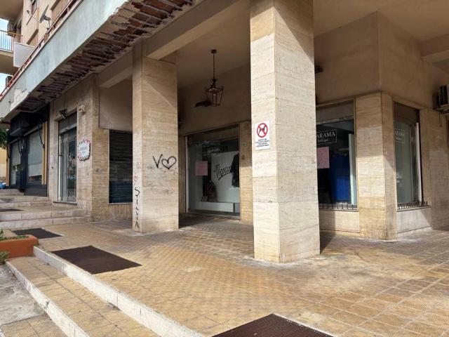 Locale Commerciale in vendita a Bagheria, Sicilia