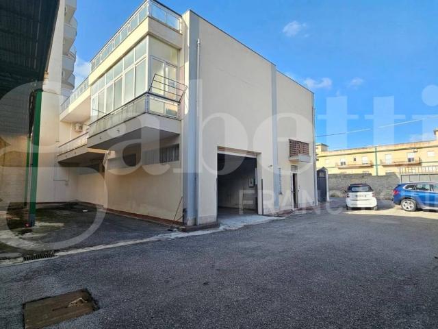 Locale Commerciale in vendita a Bagheria, Sicilia