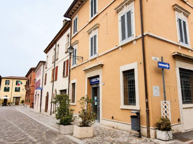 Locale Commerciale in vendita a Unione dei comuni della Bassa Romagna, Bagnara Di Romagna