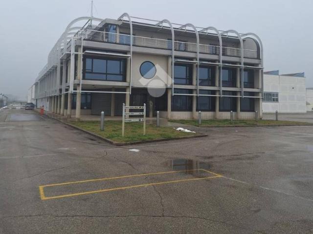 Locale Commerciale in vendita a Unione dei comuni della Bassa Romagna, Bagnara Di Romagna