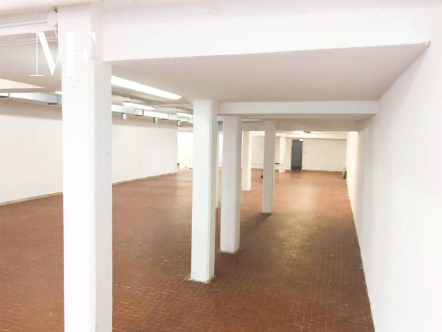 Locale Commerciale in vendita a Quarto, Bagno A Ripoli
