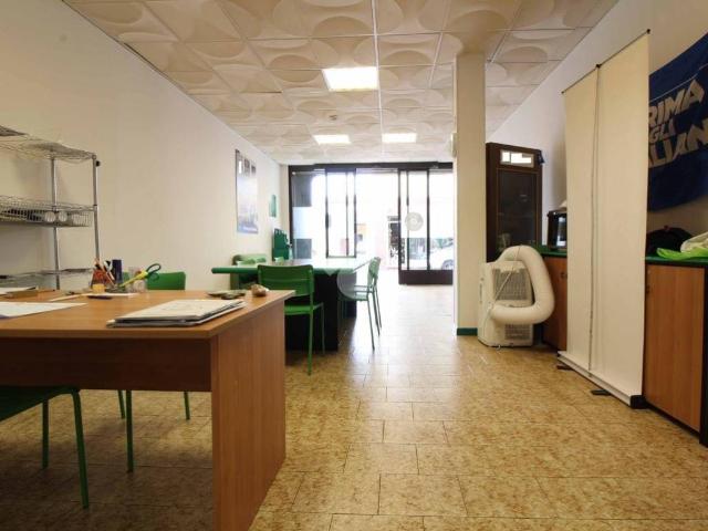Locale Commerciale in vendita a Bagnolo Cremasco, Lombardia