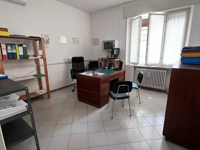 Locale Commerciale in vendita a Ponte Travetti, Bagnolo San Vito
