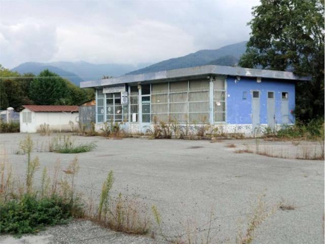 Locale Commerciale in vendita a Unione Montana di Comuni delle Valli di Lanzo, Ceronda e Casternone, Piemonte