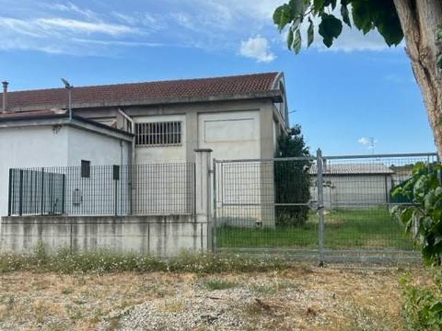 Locale Commerciale in vendita a Piemonte, Asti