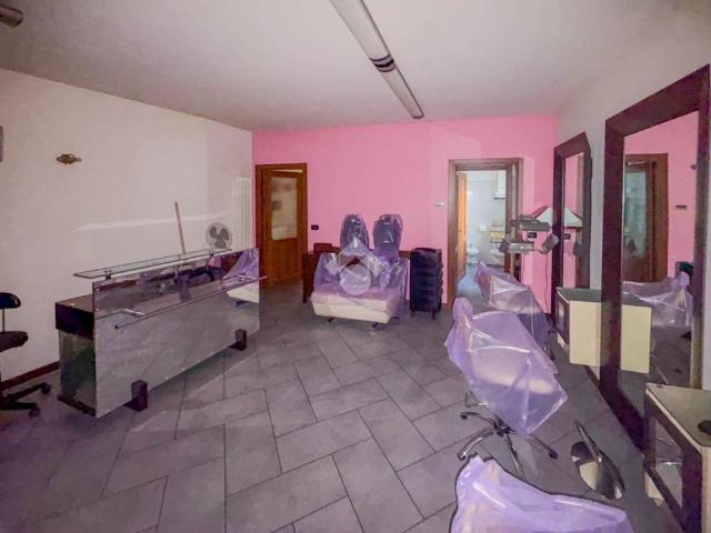 Locale Commerciale in vendita a Ballabio Inferiore, Ballabio