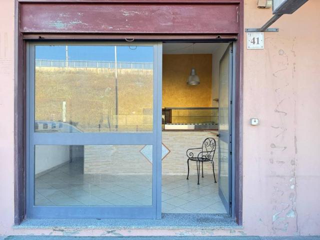 Locale Commerciale in vendita a Militi, Barcellona Pozzo Di Gotto