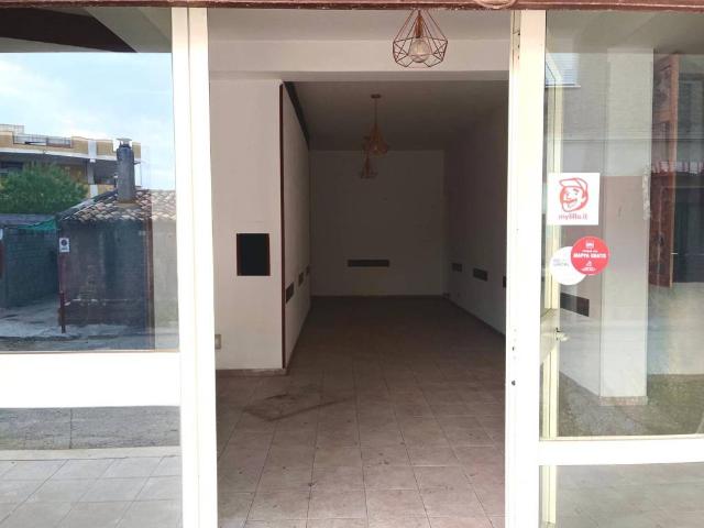 Locale Commerciale in vendita a Portosalvo, Barcellona Pozzo Di Gotto