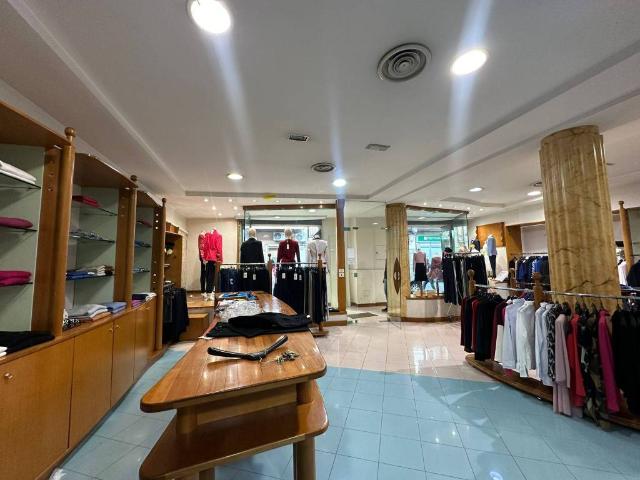 Locale Commerciale in vendita a Militi, Barcellona Pozzo Di Gotto