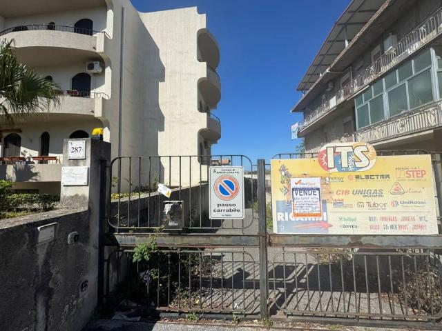 Locale Commerciale in vendita a Militi, Barcellona Pozzo Di Gotto